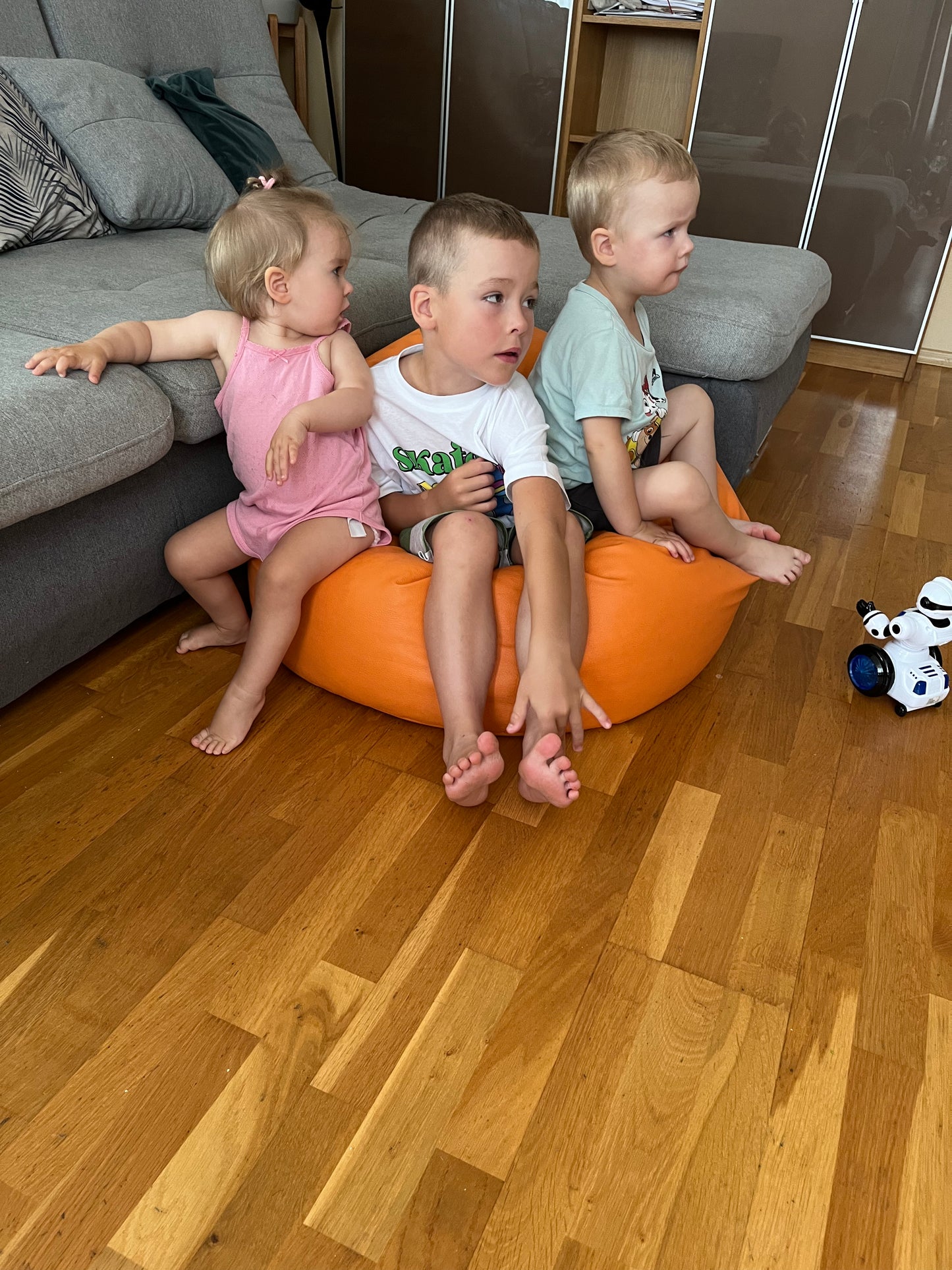 Ģimenes komplekts vecāki + 3 bērni